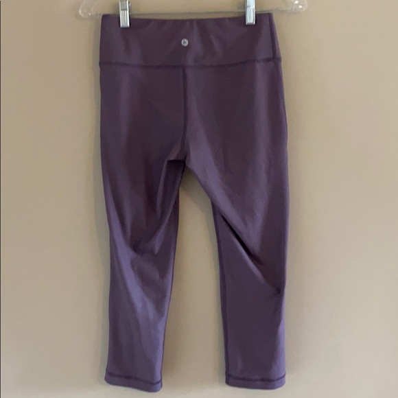 Purple or Capri leggings with mesh - Picture 3 of 3